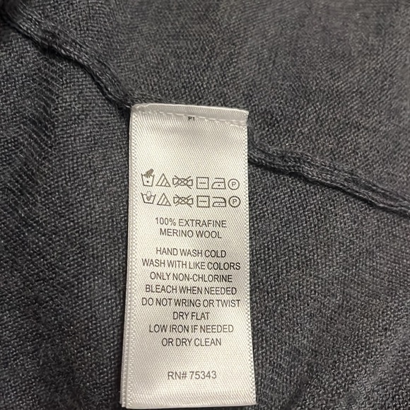 Extra Fine Merino Wool Wrap Cardigan - Picture 4 of 5